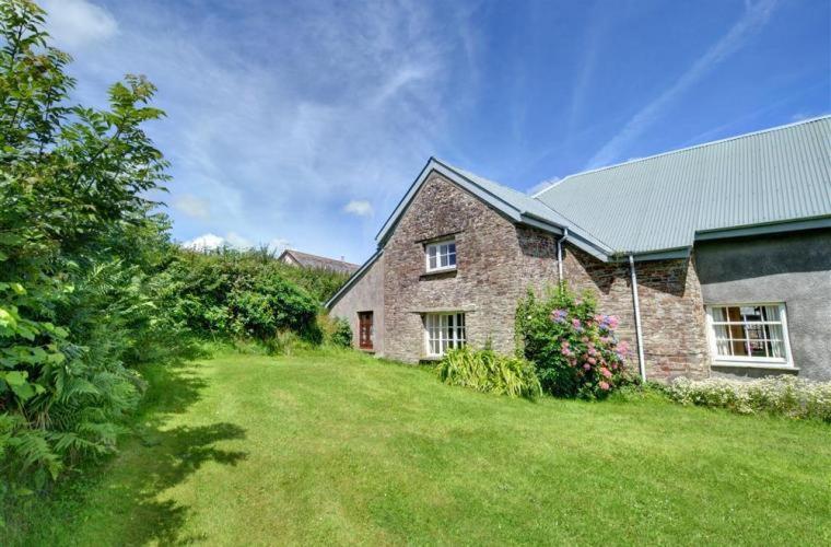 Well Farm Cottages North Tamerton Bagian luar foto
